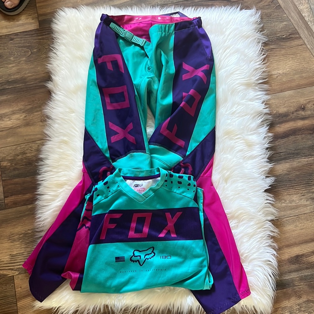Fox racing 180 riding gear set.